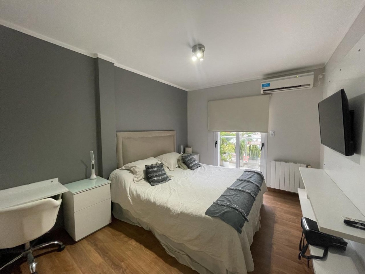 VENDO PISO EN ZONA PARQUE 3 DORMITORIOS, 3 BAÑOS, COCHERA U$S 250.000.
