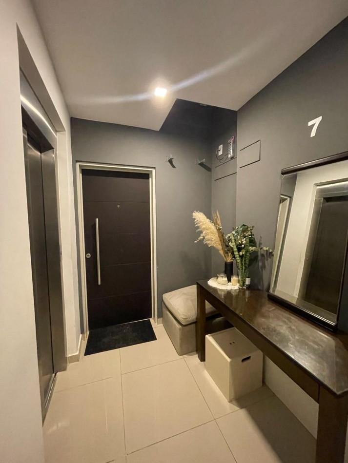 VENDO PISO EN ZONA PARQUE 3 DORMITORIOS, 3 BAÑOS, COCHERA U$S 250.000.