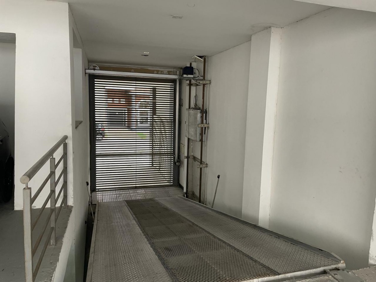 VENDO PISO EN ZONA PARQUE 3 DORMITORIOS, 3 BAÑOS, COCHERA U$S 250.000.