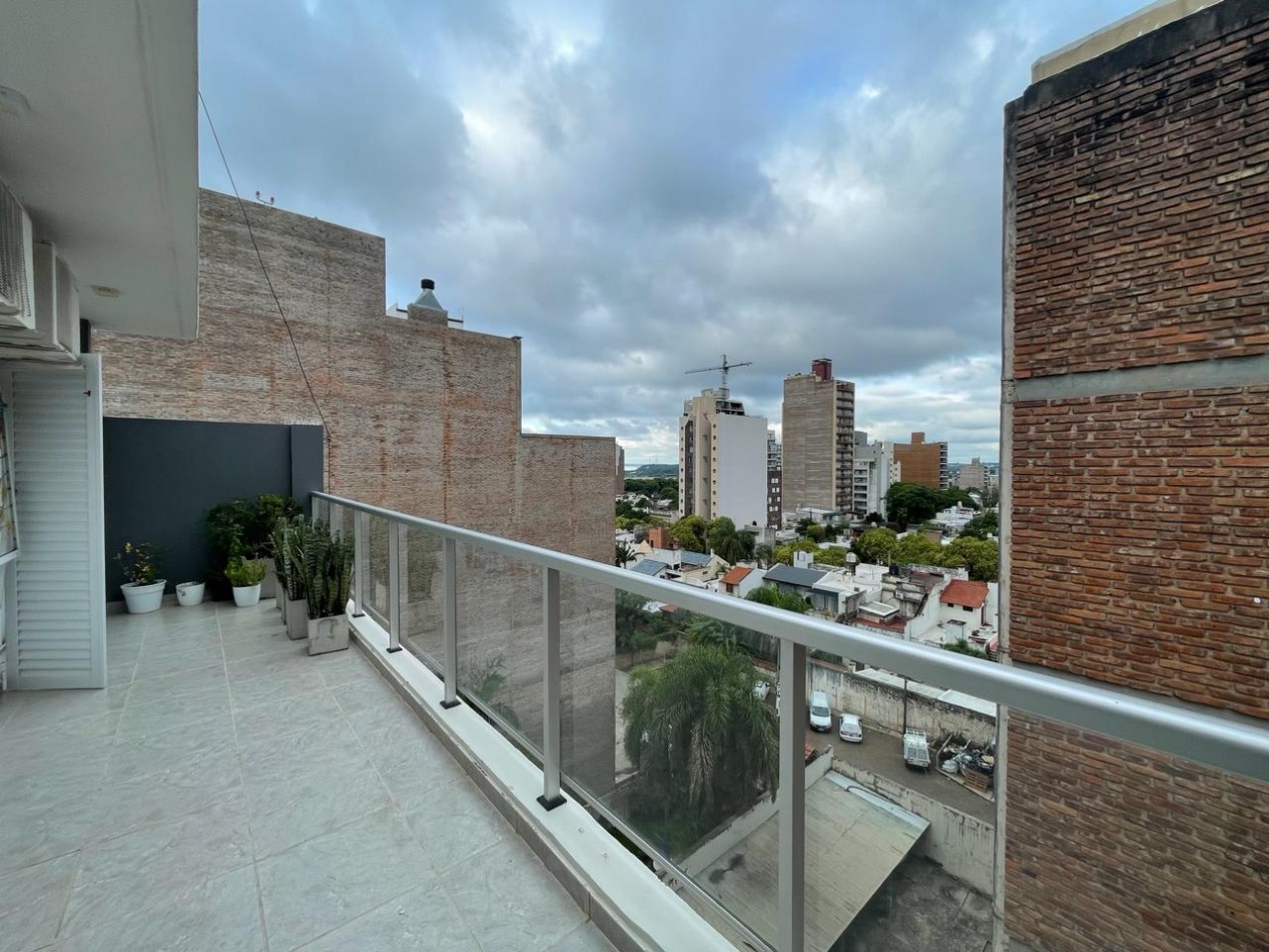 VENDO PISO EN ZONA PARQUE 3 DORMITORIOS, 3 BAÑOS, COCHERA U$S 250.000.