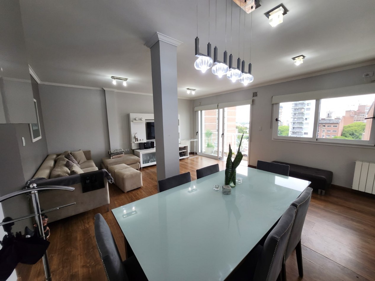 VENDO PISO EN ZONA PARQUE 3 DORMITORIOS, 3 BAÑOS, COCHERA U$S 250.000.