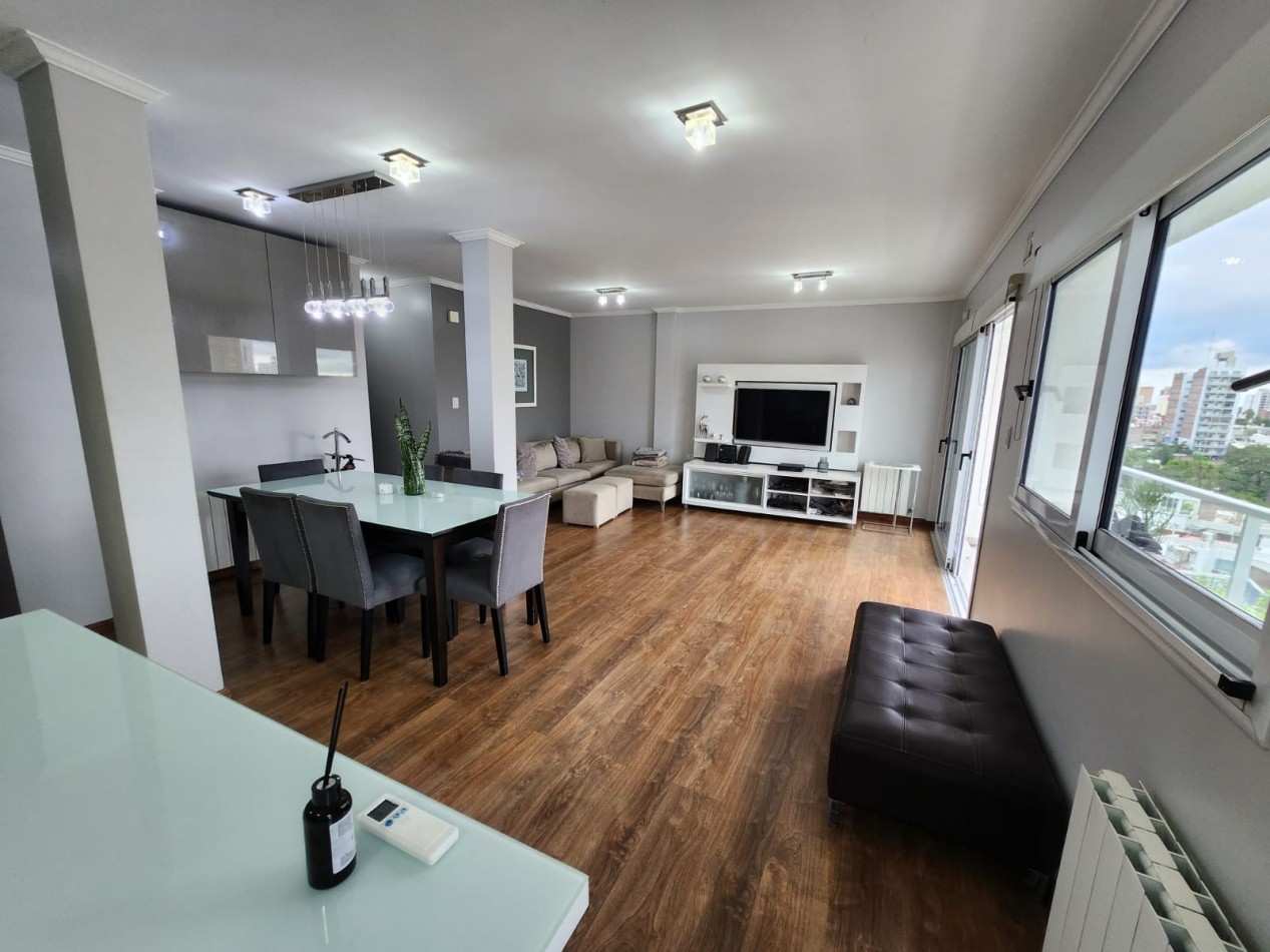 VENDO PISO EN ZONA PARQUE 3 DORMITORIOS, 3 BAÑOS, COCHERA U$S 250.000.