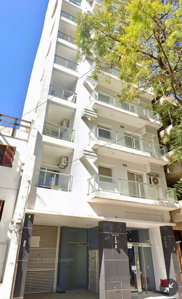 VENDO PISO EN ZONA PARQUE 3 DORMITORIOS, 3 BAÑOS, COCHERA U$S 250.000.
