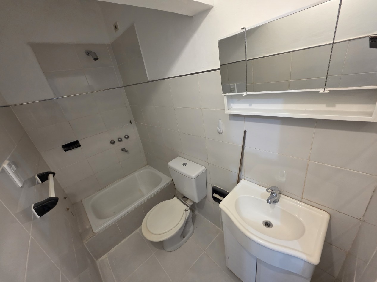 VENDO MONOAMBIENTE ZONA PARQUE U$S 37.000 
