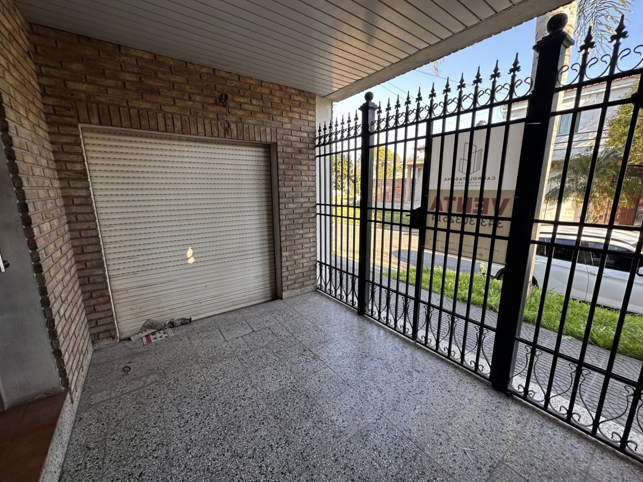 VENDO CASA 3 DORM, 2 COCHERAS. QUINCHO Y PILETA U$D 55.000