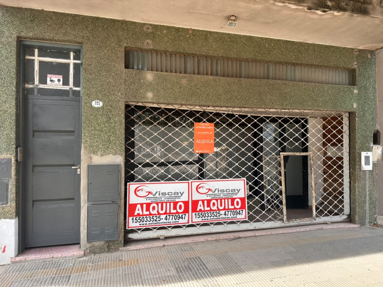 ALQUILO LOCAL FRENTE AL FERROCARRIL $500.000 