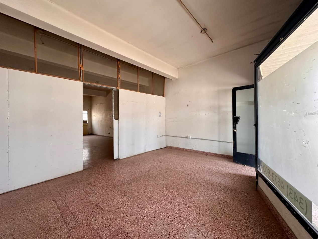 ALQUILO LOCAL FRENTE AL FERROCARRIL $500.000 